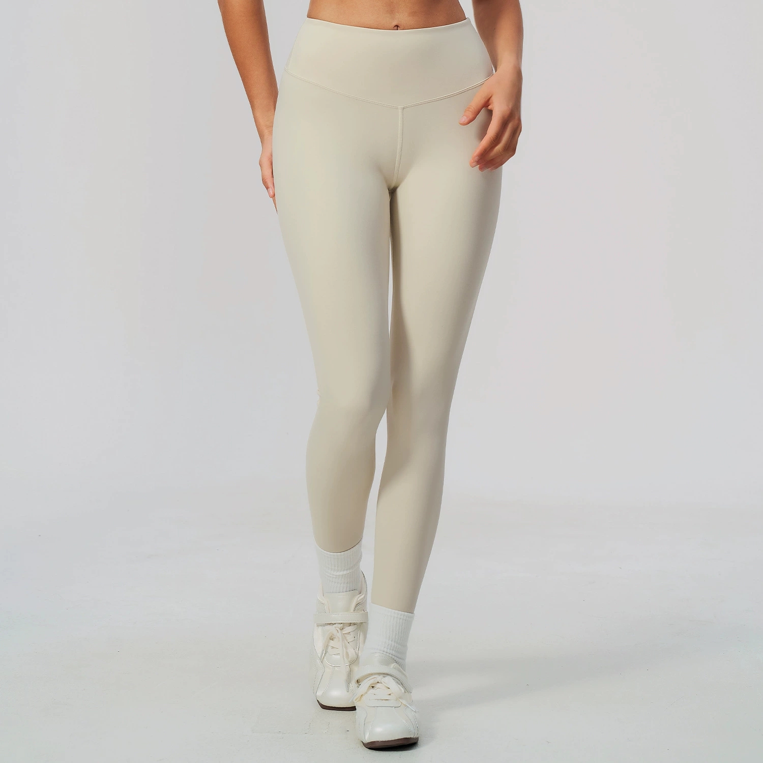 Effenkleurige yogabroek voor d - Yoga Fitness Gym recensie en prijs